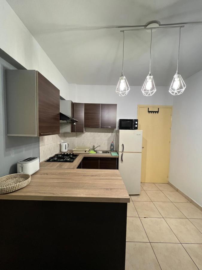Carisa Holiday Rooms Larnaca Extérieur photo